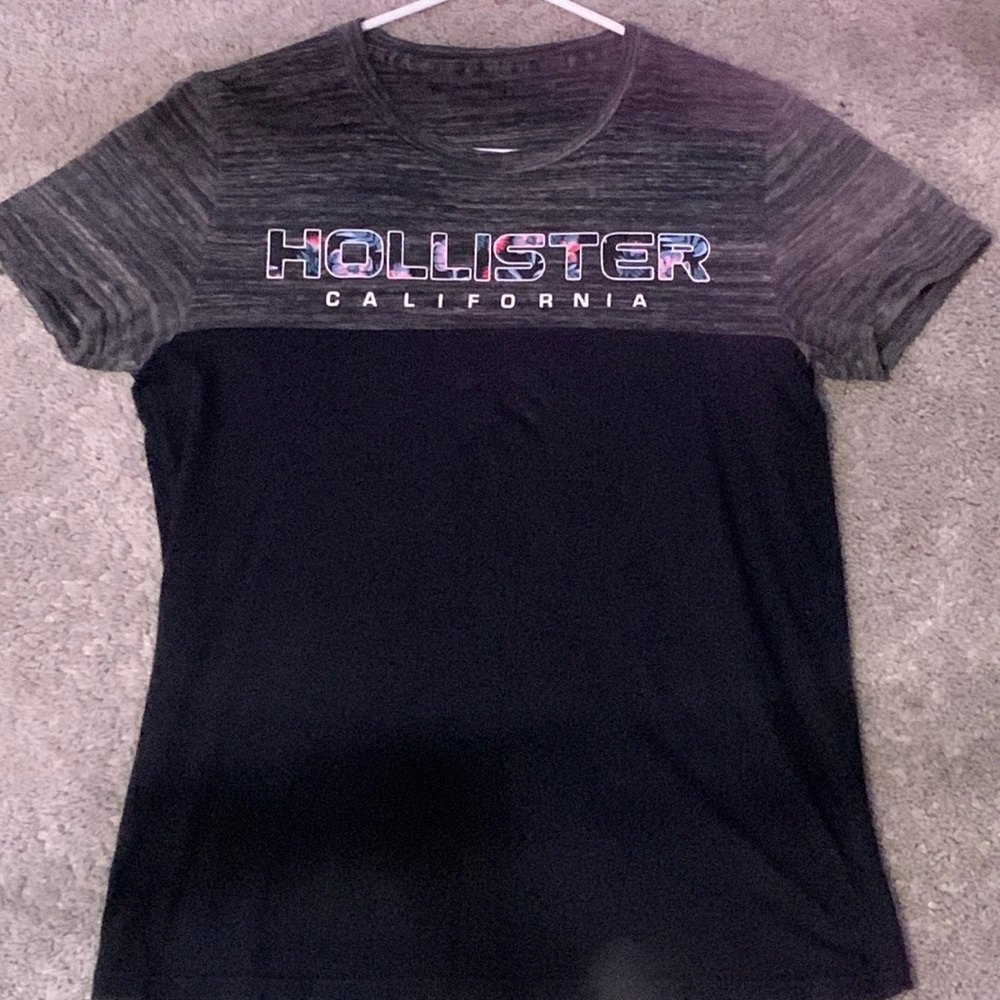 Brand: Hollister        Size: Small